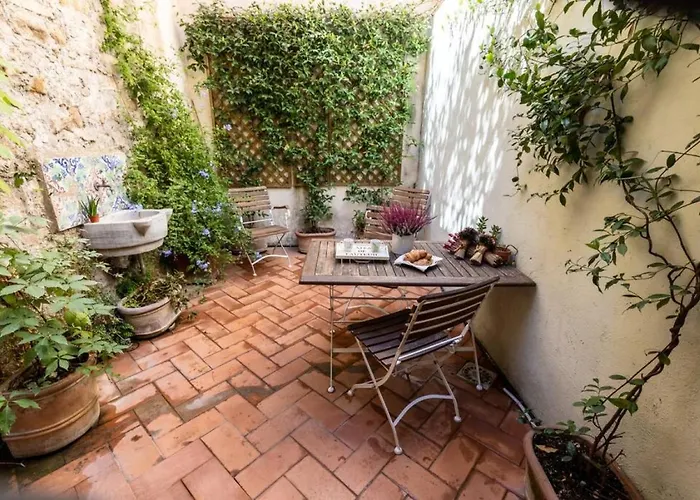 Secret Garden Colosseo - Homkeey Apartment